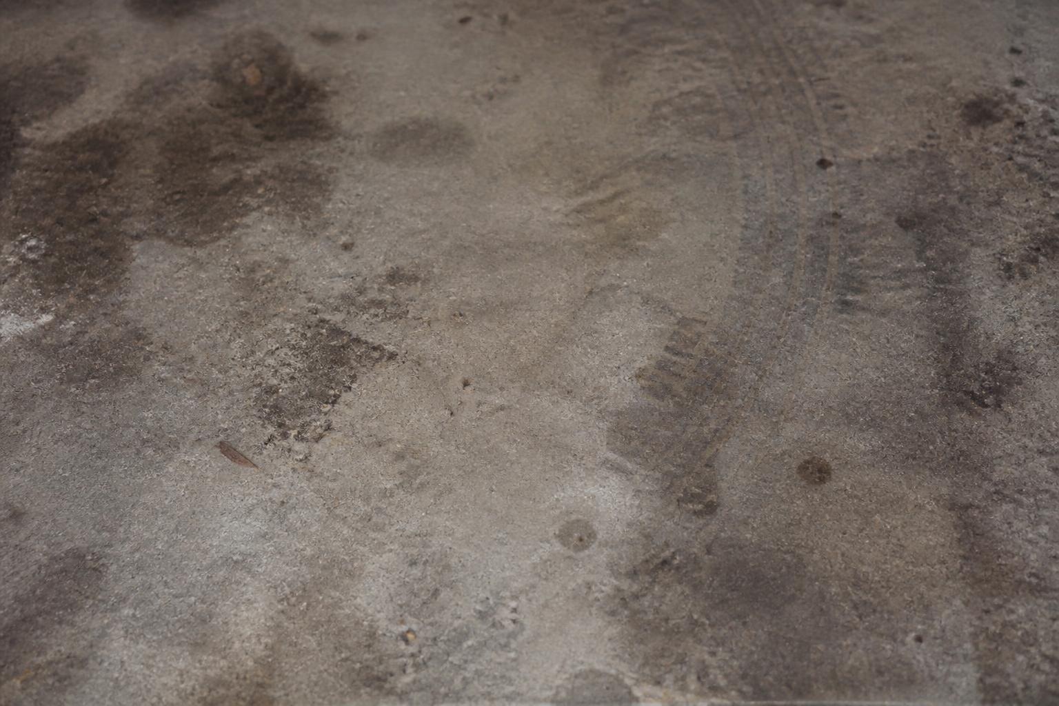Driveway placeholder — before cleaning (placeholder image)